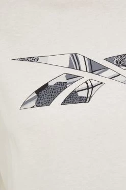 Γυναικεία Κοντομάνικο Μπλουζάκι Reebok Classics Winter Pack μπεζ 9 Γυναικεία Κοντομάνικο Μπλουζάκι Reebok Classics Winter Pack μπεζ -Reebok Εκπτώσεις unnamed file 1078