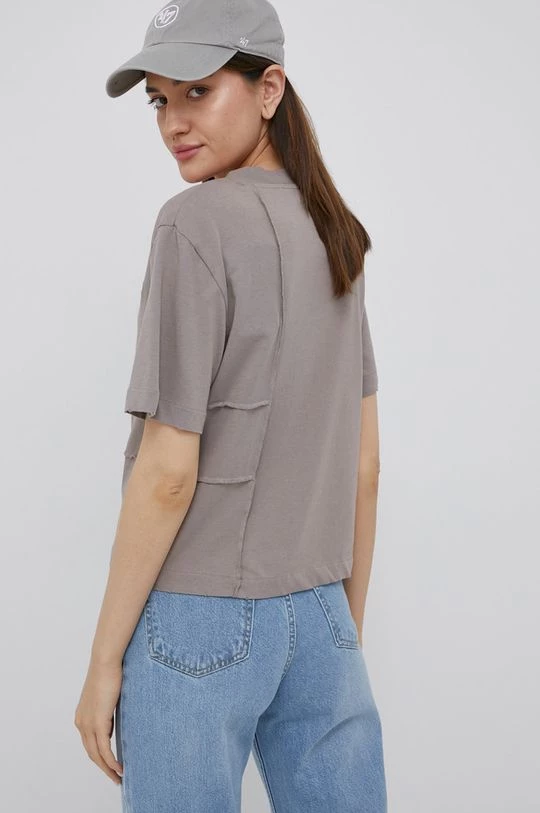 Γυναικεία Κοντομάνικο Μπλουζάκι Reebok χρώμα: μπεζ 3 Γυναικεία Κοντομάνικο Μπλουζάκι Reebok χρώμα: μπεζ - Image 3