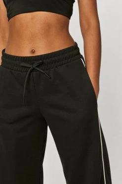 Γυναικεία Παντελόνια φόρμας Reebok - Παντελόνι μαύρο -Reebok Εκπτώσεις unnamed file 3440